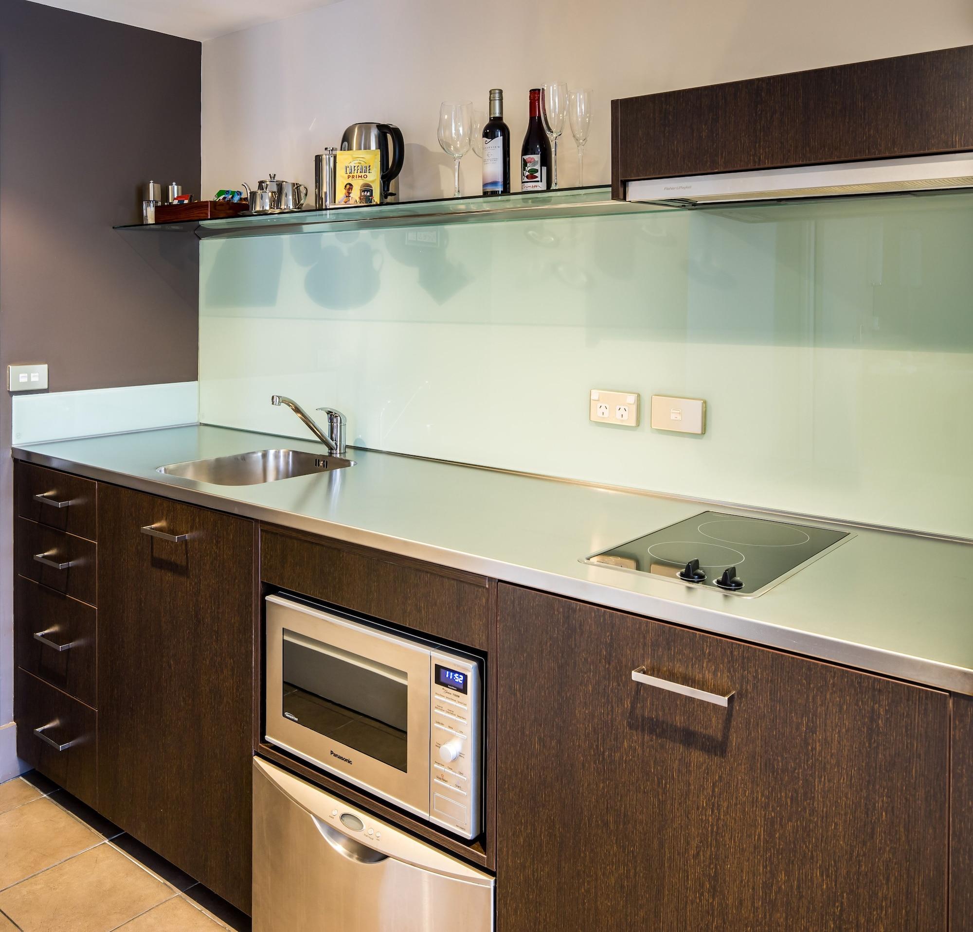 Bolton Hotel Wellington Dış mekan fotoğraf A modern kitchen