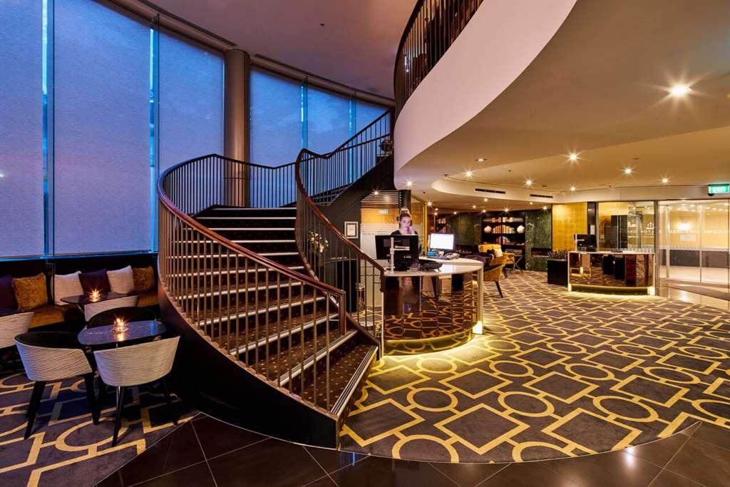 Bolton Hotel Wellington İç mekan fotoğraf The lobby of the hotel
